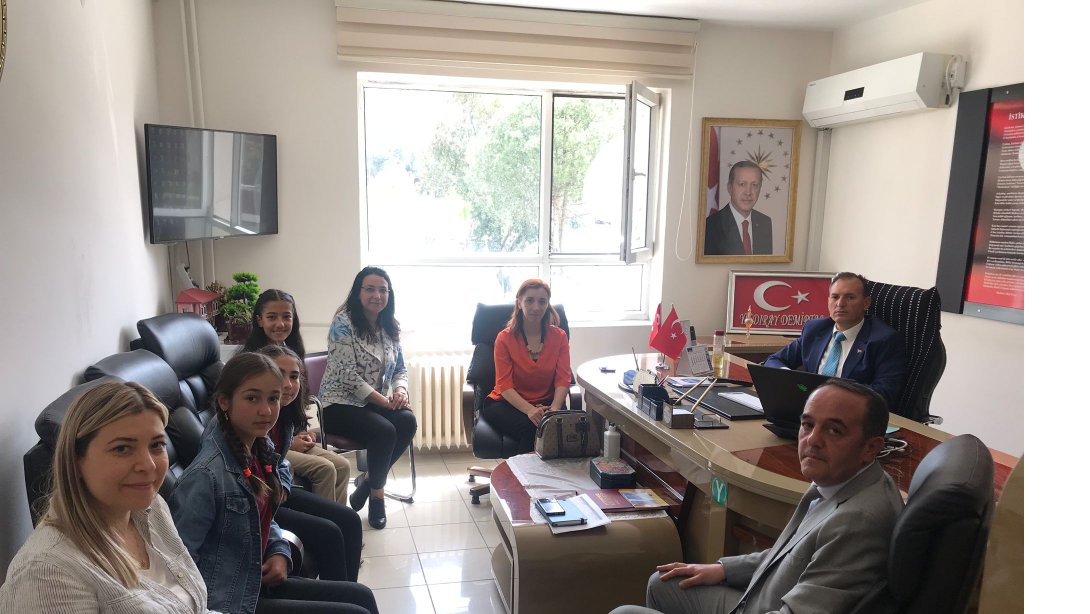 Yağcılar Nebahat Ölmez Ortaokulunun yapmış olduğu e-Twinning projesi kapsamında öğrenciler Mustafa Kemal Atatürk'ü 7 ülkeye tanıtma fırsatı buldu.