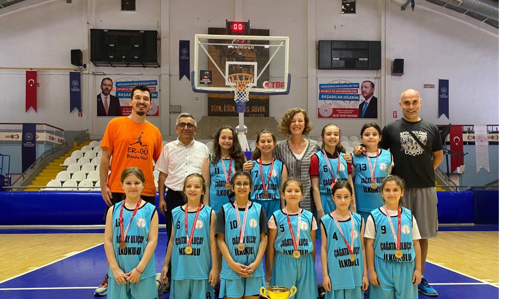 Çatağatay Uluçay İlkokulu Kız Basketbol Takımı İl Birincisi